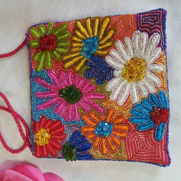 FLOWER EMBOSSED  CROSSBODY BAG IN PINK -SMALL - Picture 2 of 7